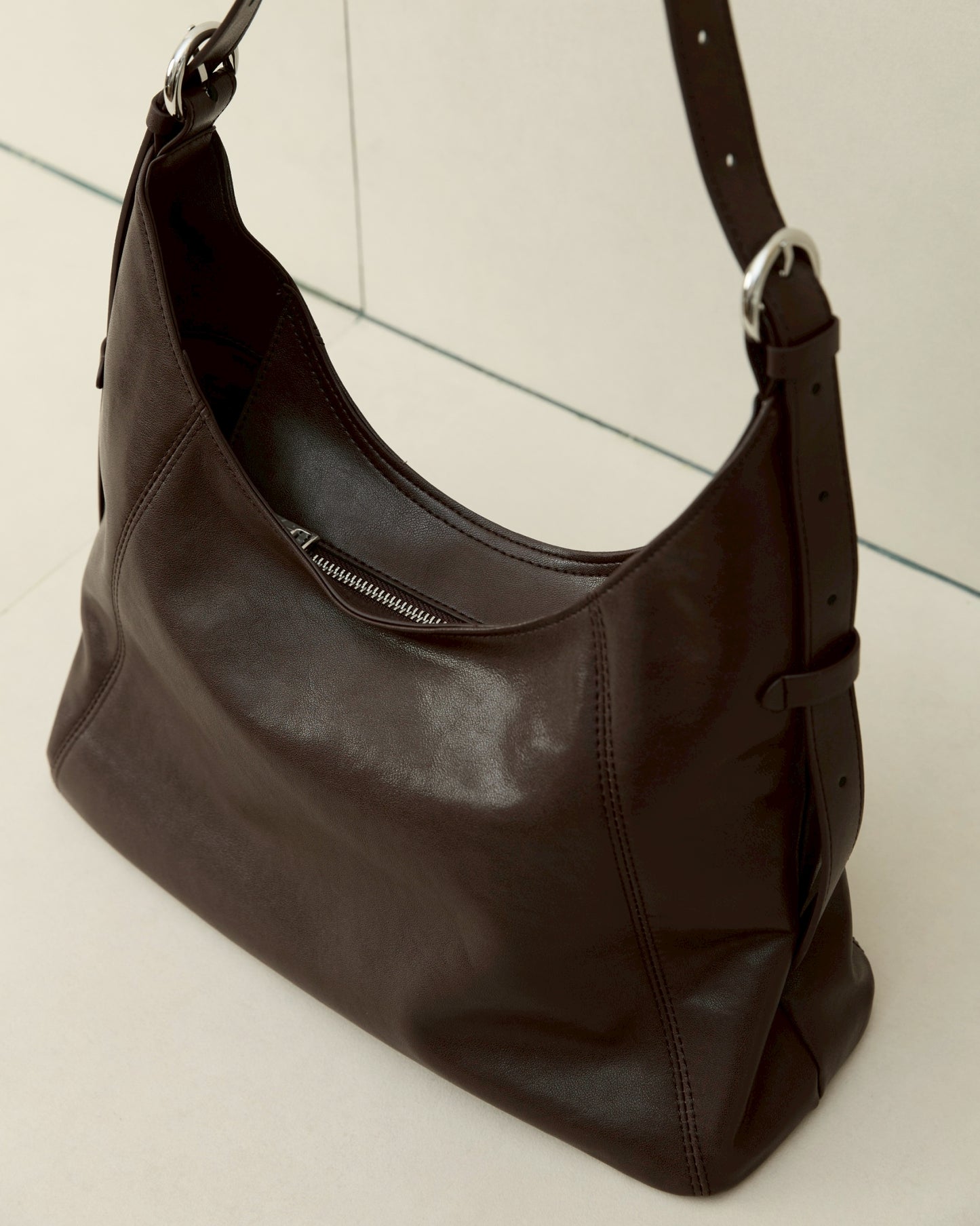 Lana Shoulder Bag with adjustable Handle